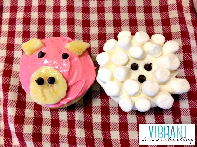 Pig and sheep cupcakes
