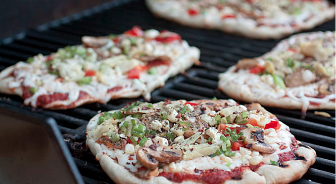 mini grilled pizzas