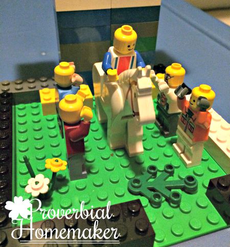 Build through the Bible with the Matthew Lego Challenge - Day 14: Triumphal Entry